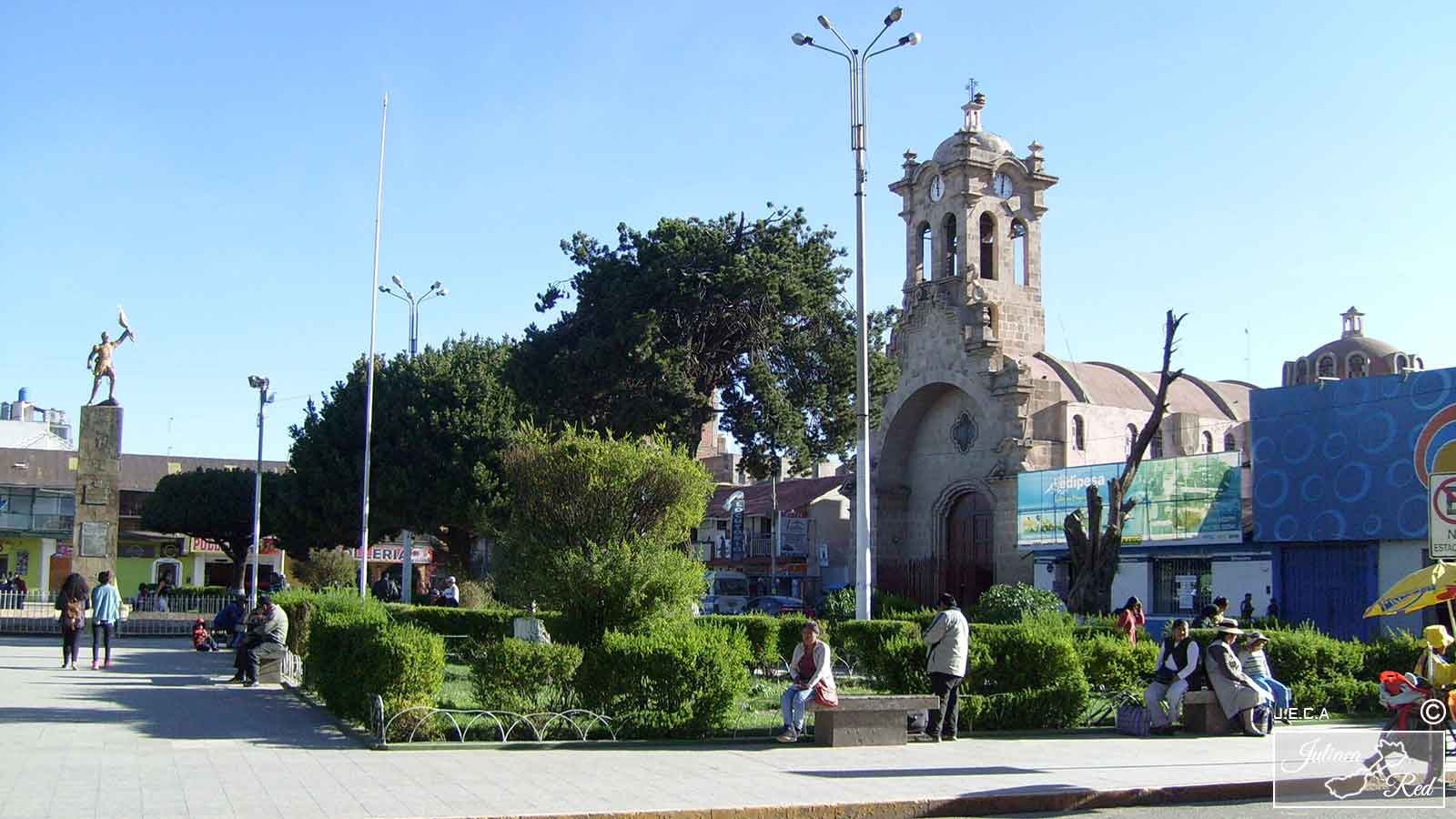 Plaza Bolognesi de la ciudad de Juliaca