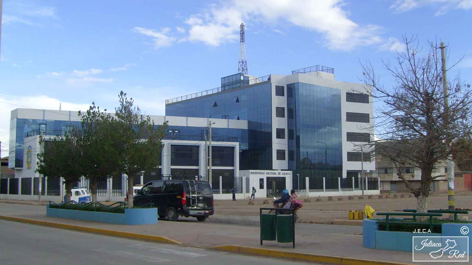 Edificio de la universidad nacional de Juliaca